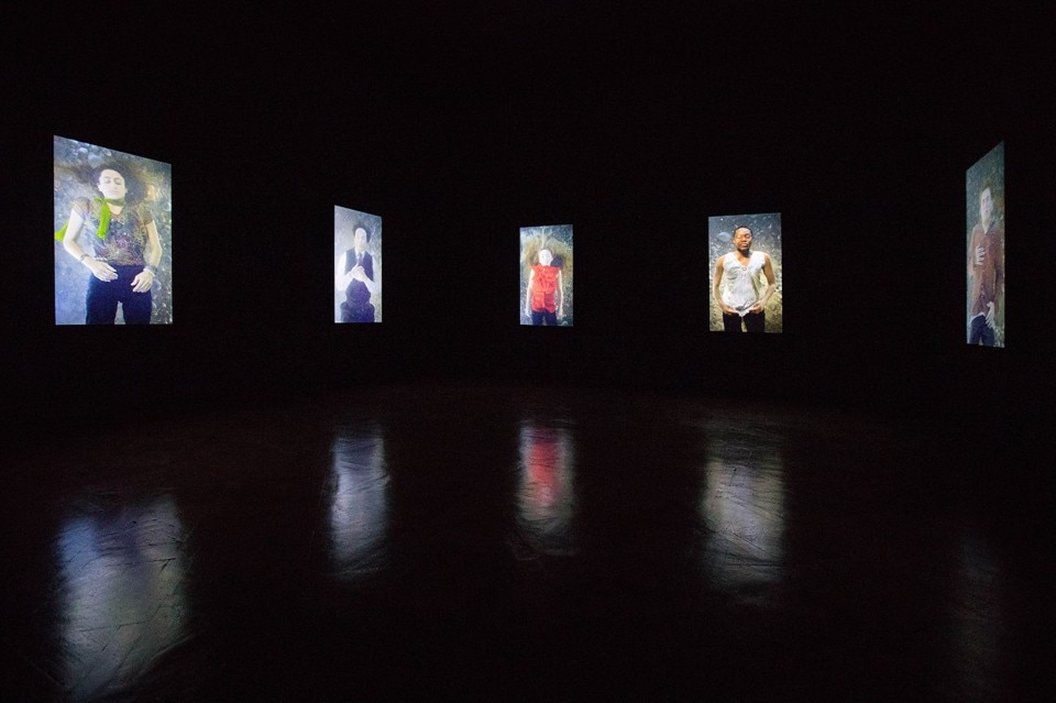 Bill Viola e Michelangelo: la mostra perfetta - Domus